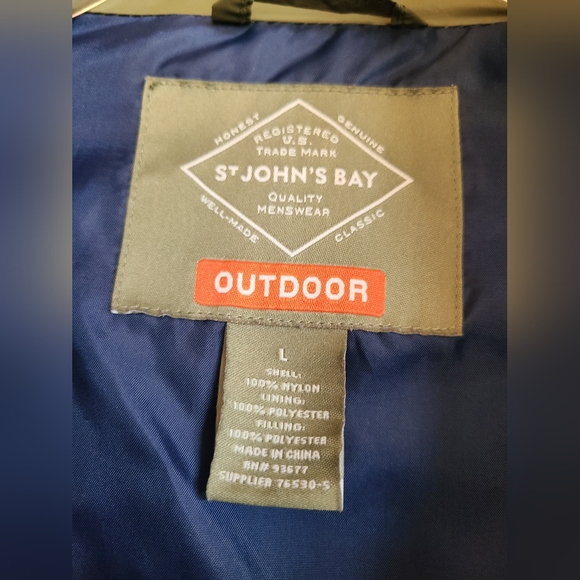 St John's Bay Men's Green Vest - Picture 2 of 7